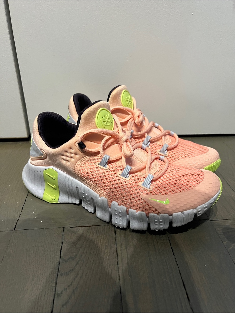 Nike Free Metcon 4 Women's Training Shoes - Peach/Neon Size 7.5